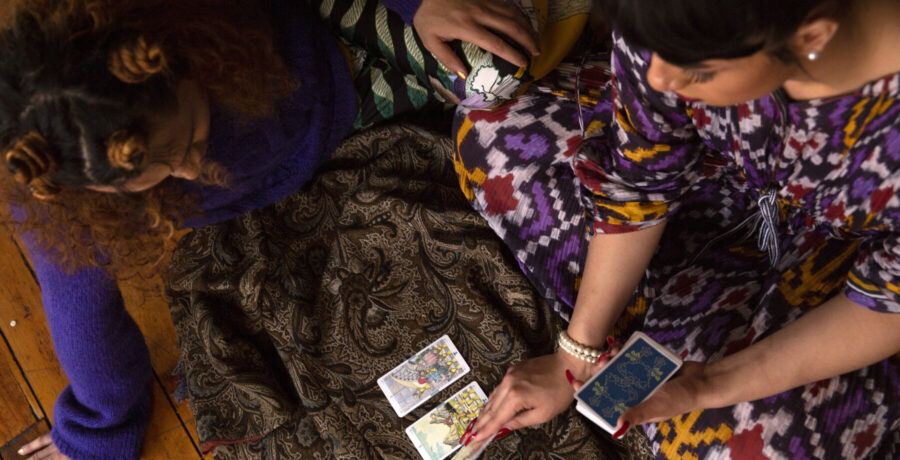 People playing Tarot